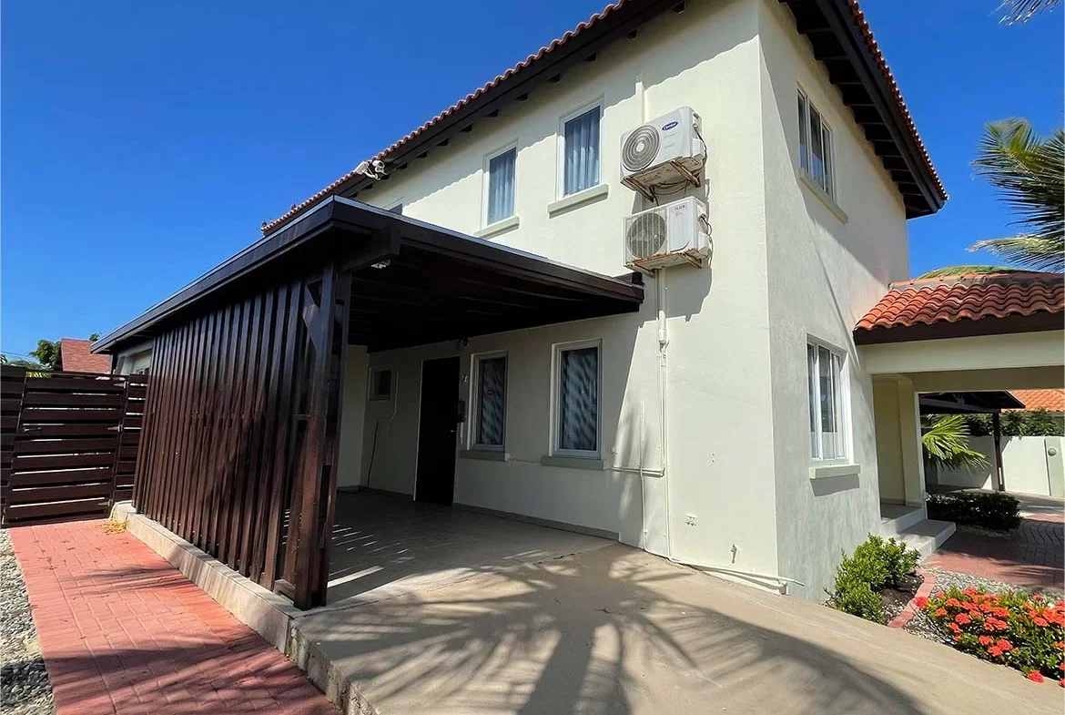 Boroncana Bonita Villa Outside View