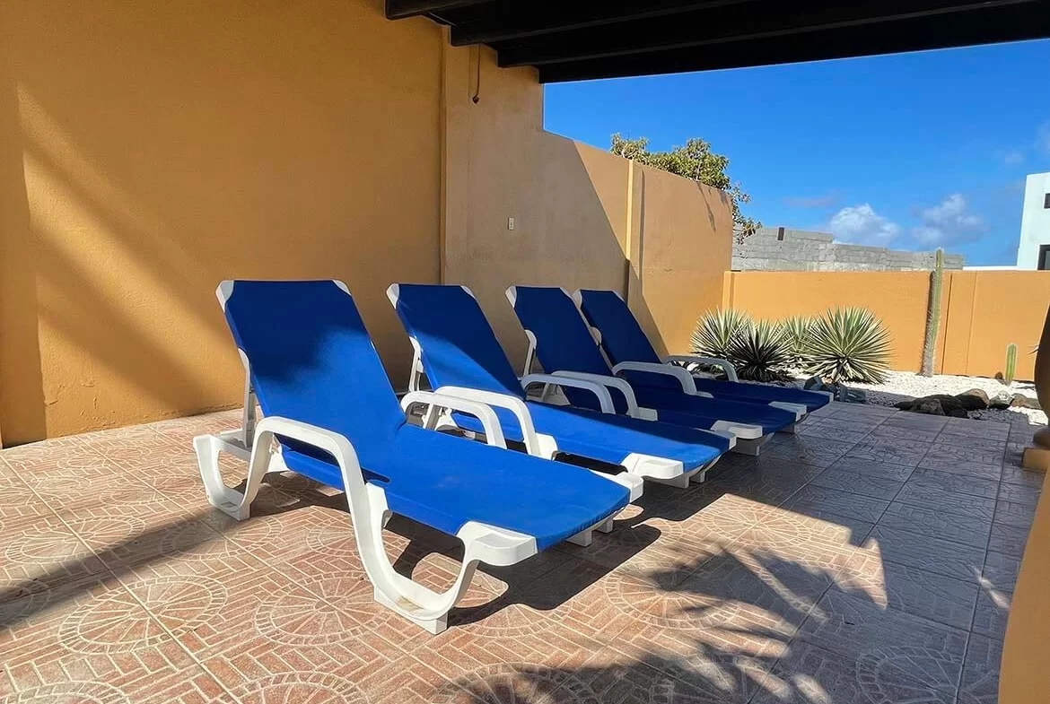 Esmeralda Villa Aruba Pool Chairs