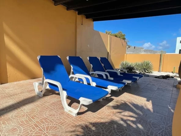 Esmeralda Villa Aruba Pool Chairs