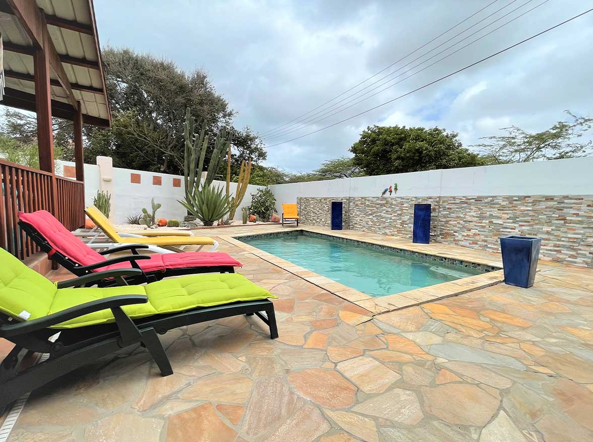 Rentals-in-Aruba-pooldeck