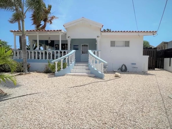 Aruba vacation home with pool