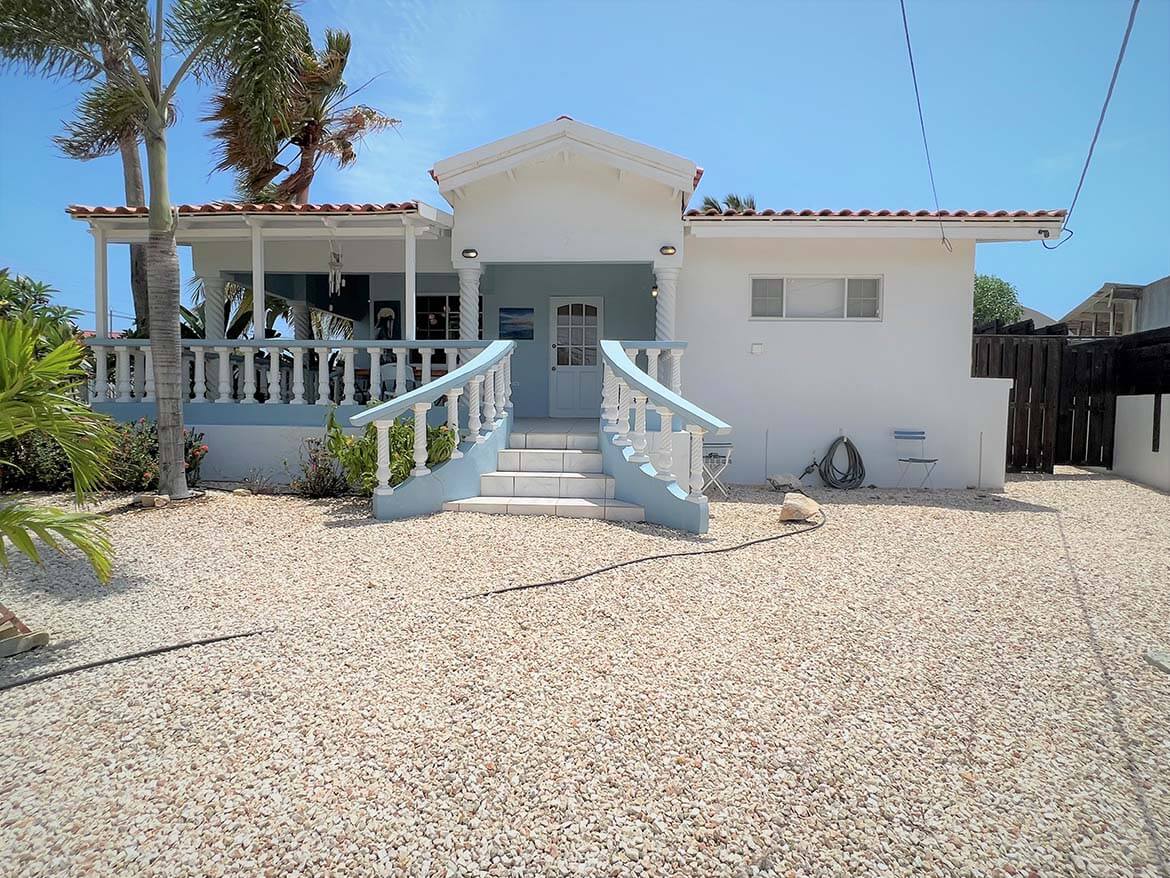 Aruba vacation home with pool