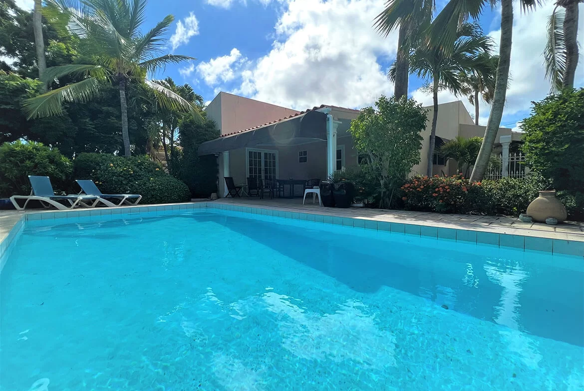 Rentalsinaruba Large pool Happy Rentals houses Garage and Beautiful garden