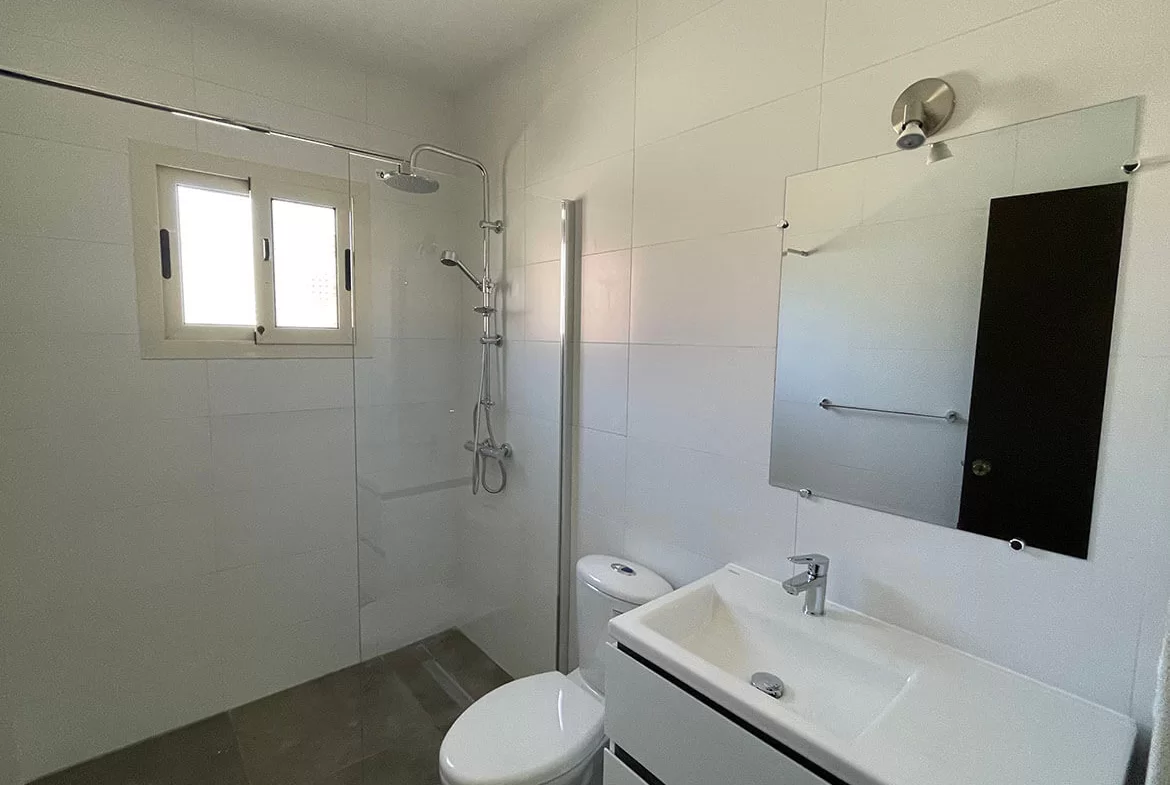 Renovated bathroom Aruba Rent House