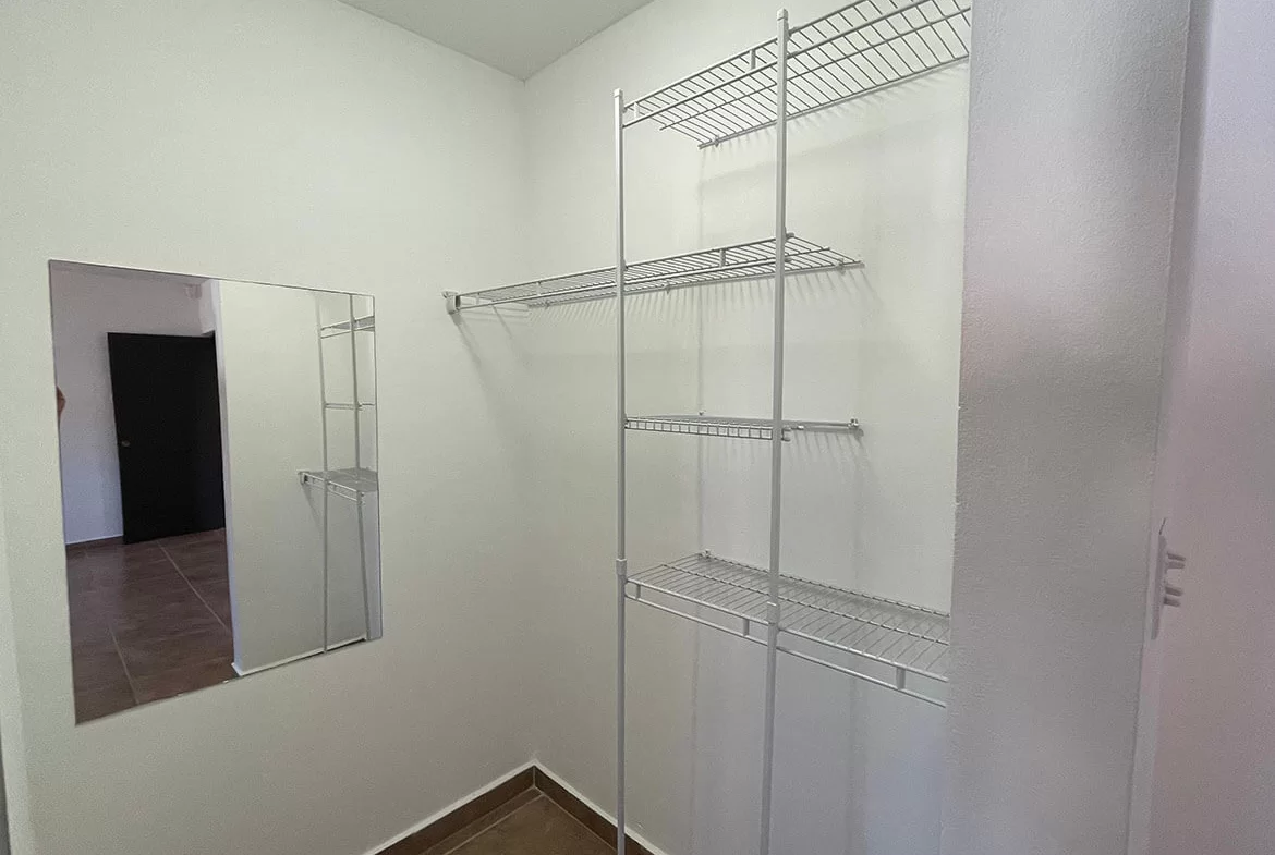 Walk in closet rentals in Aruba